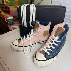 Converse High Top Colorblock Faux Fur Sneakers Pink & Navy
Size 7 womens 5 mens